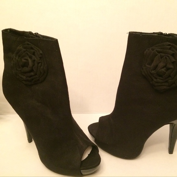 New Cute Black Peep Toe Booties - Picture 7 of 9
